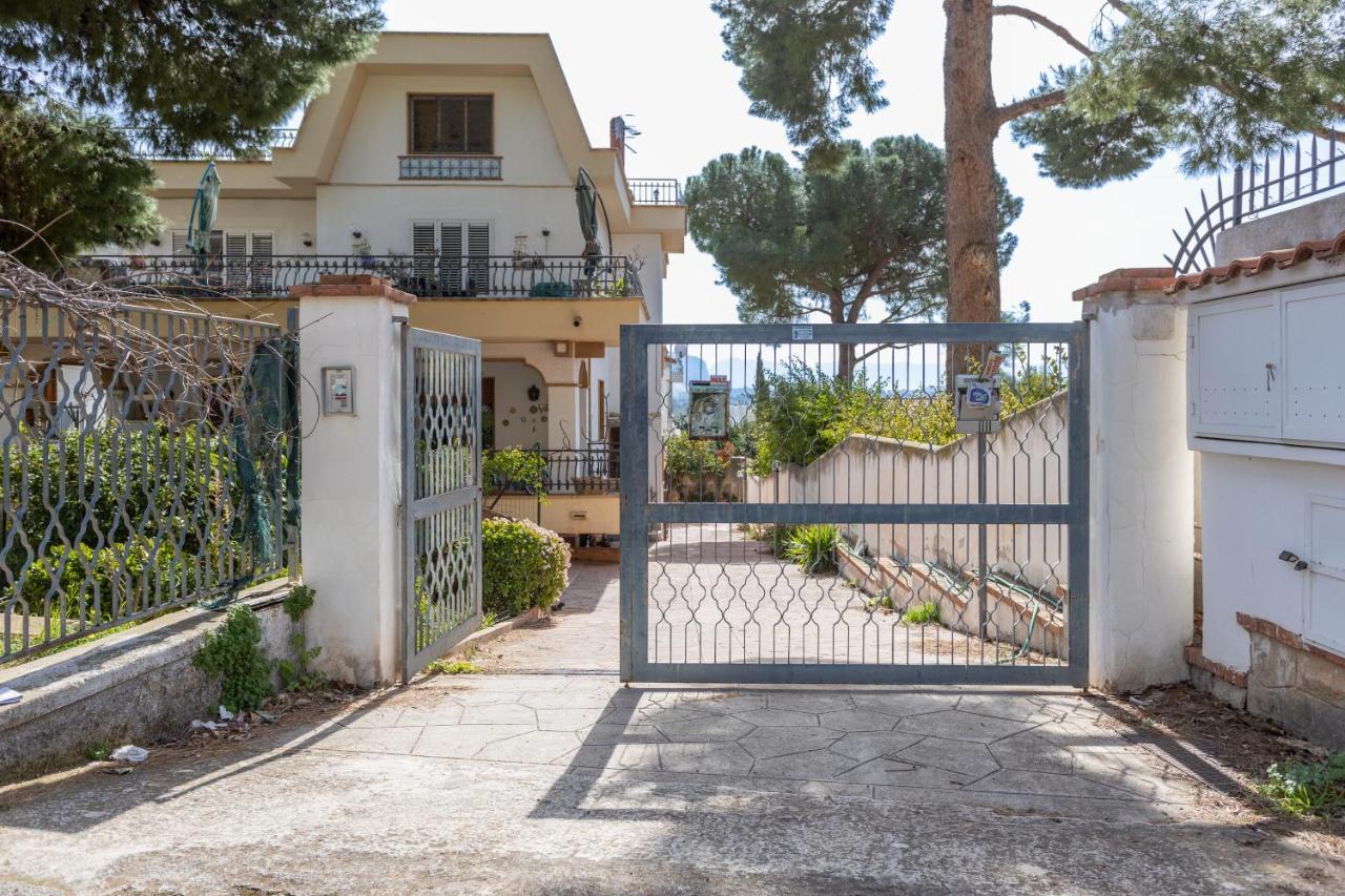 Casa In Villa A Mondello-700M Dal Mare Палермо Экстерьер фото
